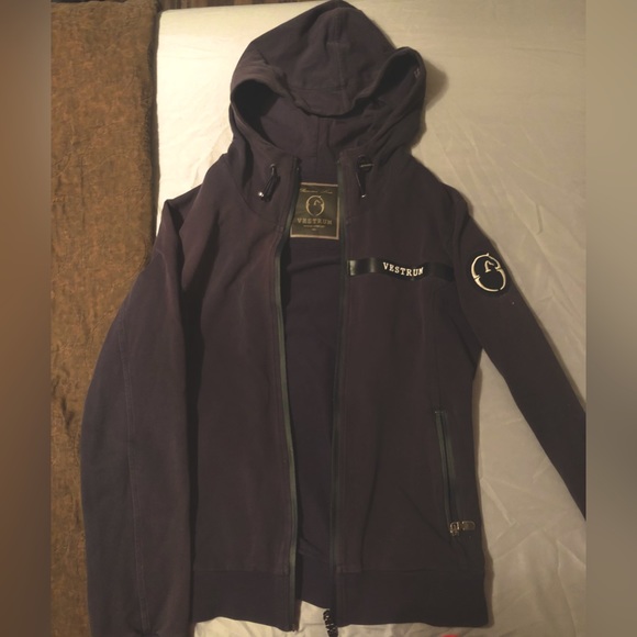Vestrum Zip Up - Picture 2 of 2